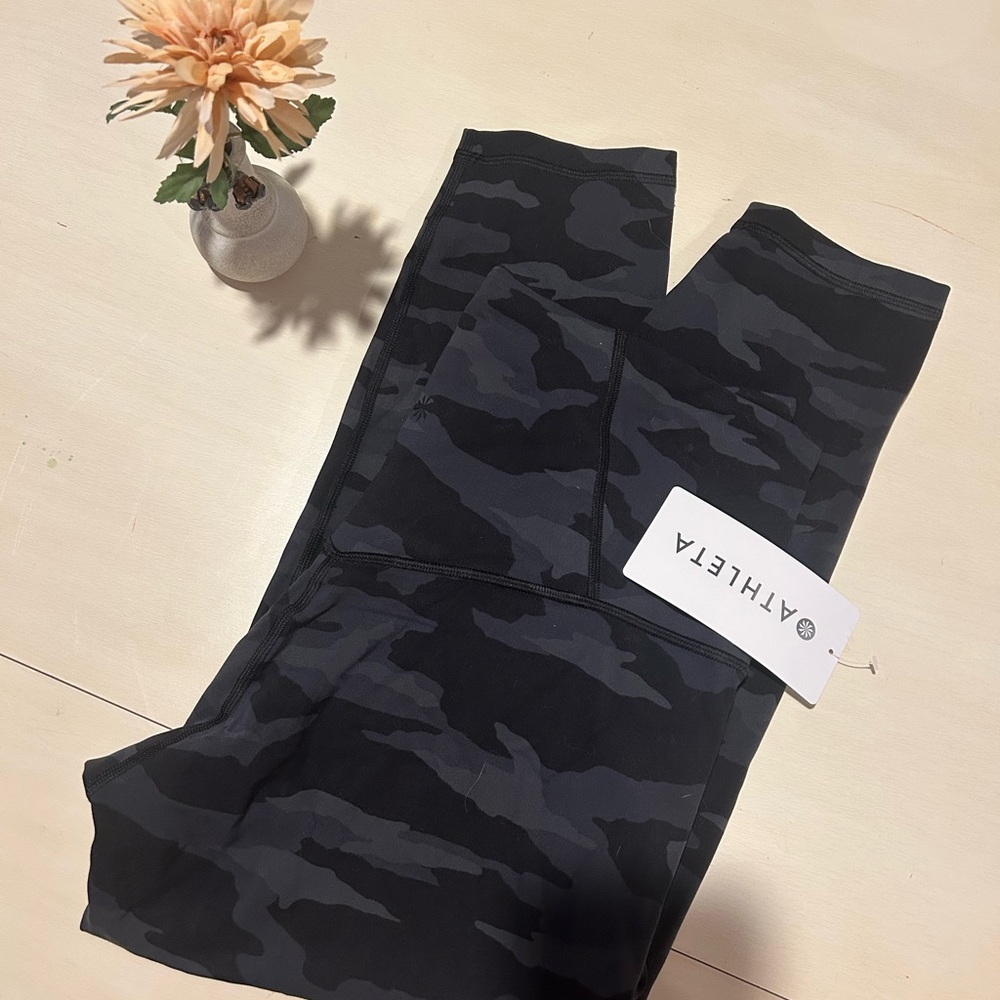 NWT Athleta Elation Camo 7/8 Leggings